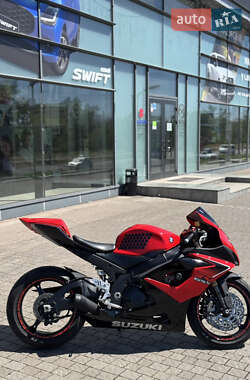 Спортбайк Suzuki GSX-R 1000 2006 в 