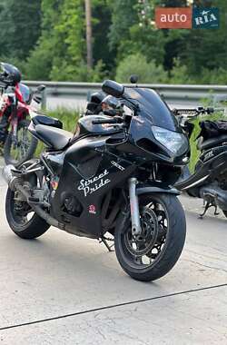 Спортбайк Suzuki GSX-R 1000 2005 в 