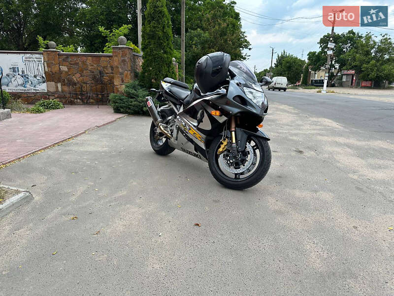Спортбайк Suzuki GSX-R 1000 2002 в 