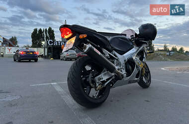 Спортбайк Suzuki GSX-R 1000 2002 в 