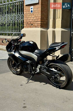 Спортбайк Suzuki GSX-R 1000 2009 в 