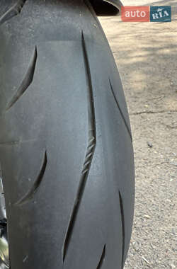 Спортбайк Suzuki GSX-R 1000 2004 в 
