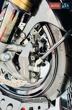 Спортбайк Suzuki GSX-R 1000 2008 в 