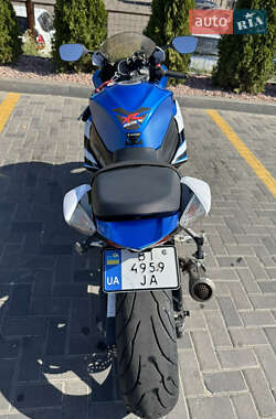 Спортбайк Suzuki GSX-R 1000 2014 в 