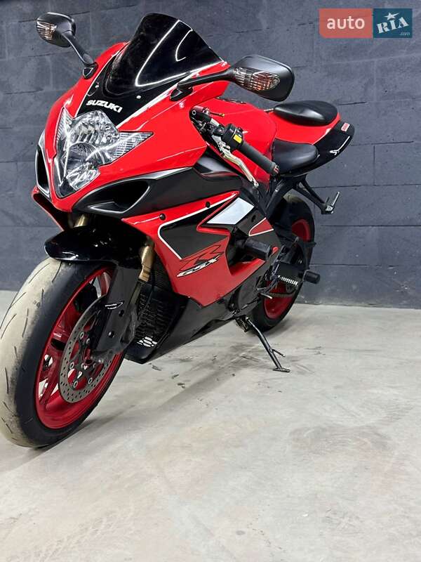 Спортбайк Suzuki GSX-R 1000 2005 в 