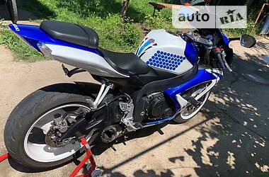 Спортбайк Suzuki GSX-R 600 2006 в Хотине