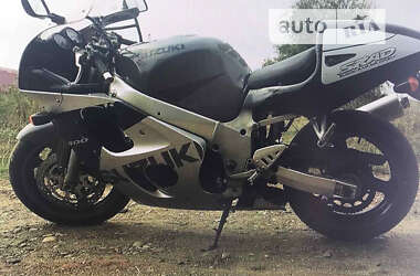 Спортбайк Suzuki GSX-R 600 1999 в 
