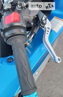 Спортбайк Suzuki GSX-R 600 2012 в 