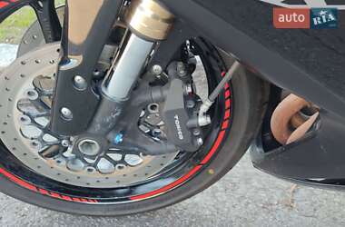 Спортбайк Suzuki GSX-R 600 2010 в 
