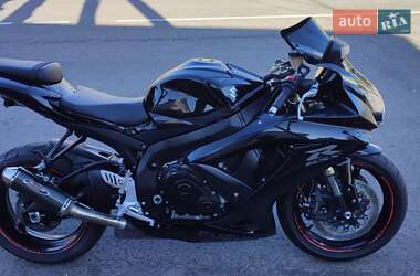 Спортбайк Suzuki GSX-R 600 2010 в 