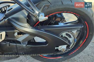 Спортбайк Suzuki GSX-R 600 2010 в 
