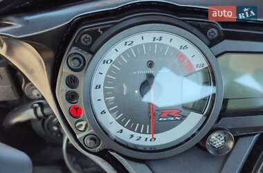 Спортбайк Suzuki GSX-R 600 2010 в 