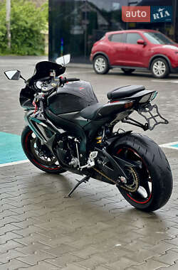 Спортбайк Suzuki GSX-R 600 2006 в 