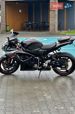 Спортбайк Suzuki GSX-R 600 2006 в 