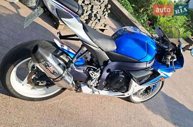 Спортбайк Suzuki GSX-R 600 2012 в 
