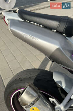 Спортбайк Suzuki GSX-R 600 2006 в 