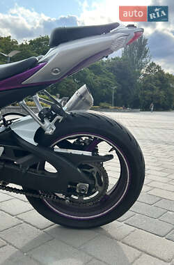 Спортбайк Suzuki GSX-R 600 2006 в 