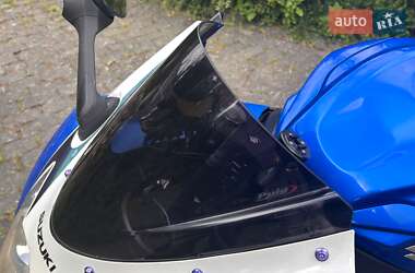 Спортбайк Suzuki GSX-R 600 2013 в 