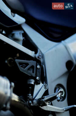 Спортбайк Suzuki GSX-R 600 2003 в 