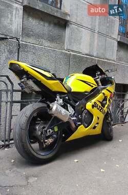 Спортбайк Suzuki GSX-R 600 2004 в 