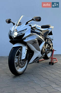 Спортбайк Suzuki GSX-R 600 2008 в 