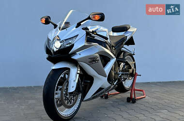 Спортбайк Suzuki GSX-R 600 2008 в 