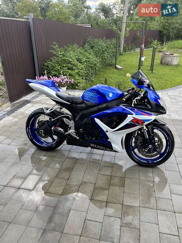 Спортбайк Suzuki GSX-R 600 2007 в 