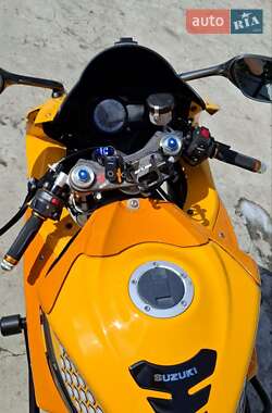 Спортбайк Suzuki GSX-R 600 2008 в 