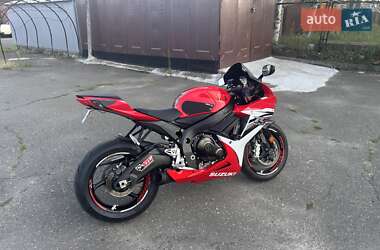 Спортбайк Suzuki GSX-R 600 2012 в 