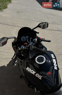 Спортбайк Suzuki GSX-R 600 2008 в 
