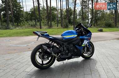 Спортбайк Suzuki GSX-R 600 2016 в 