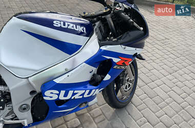 Спортбайк Suzuki GSX-R 600 2002 в 