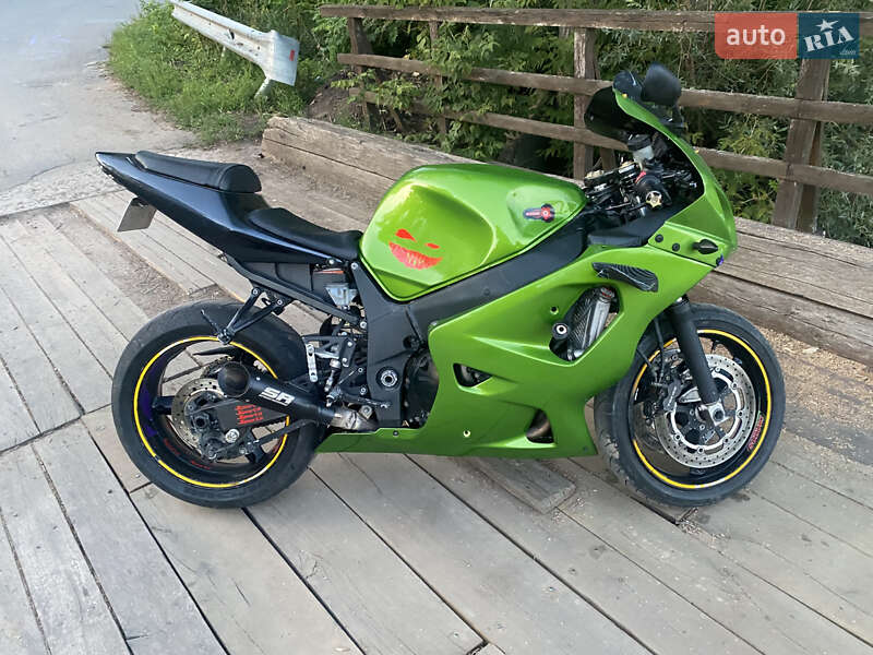 Спортбайк Suzuki GSX-R 600 2004 в Ромнах