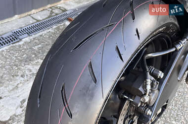 Спортбайк Suzuki GSX-R 600 2014 в 