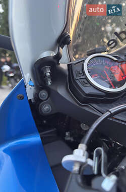 Спортбайк Suzuki GSX-R 600 2011 в 