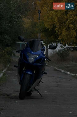 Спортбайк Suzuki GSX-R 600 2004 в Одессе
