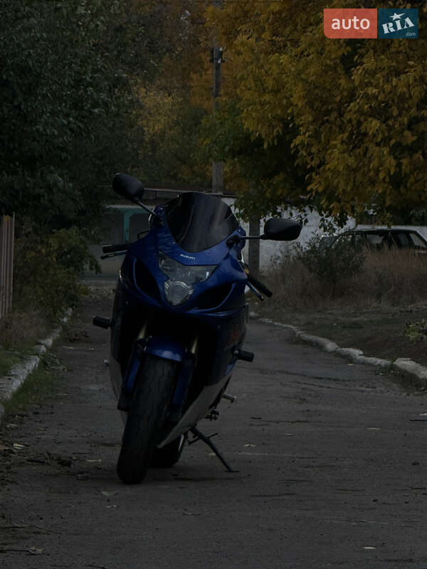 Спортбайк Suzuki GSX-R 600 2004 в 