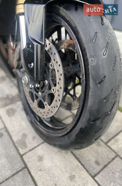 Спортбайк Suzuki GSX-R 600 2006 в 
