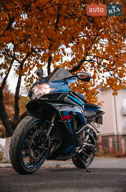 Спортбайк Suzuki GSX-R 600 2007 в 