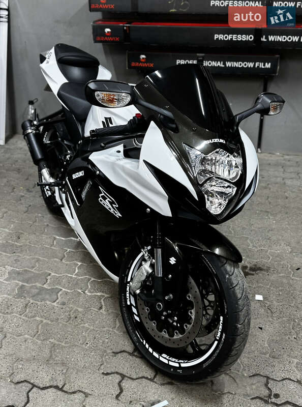 Спортбайк Suzuki GSX-R 600 2023 в Львові фото 4 Спортбайк Suzuki GSX-R 600 2023 в Львові