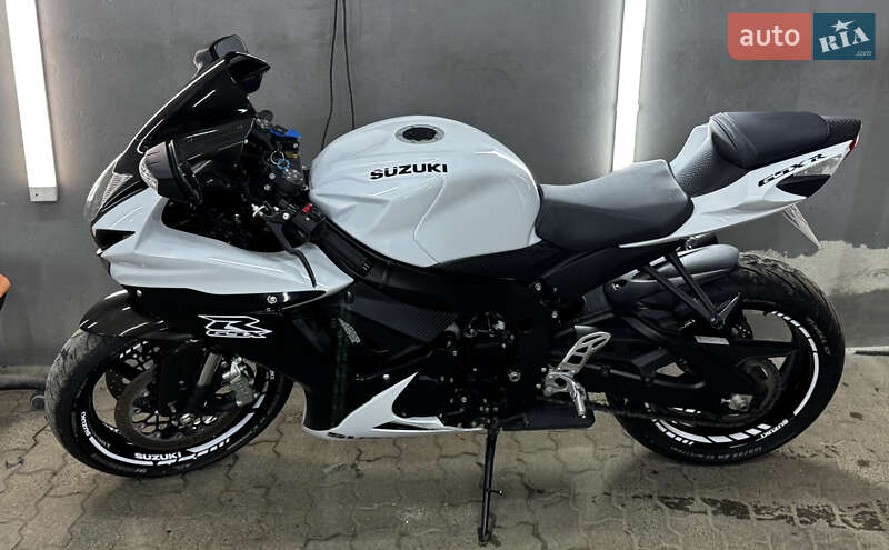 Спортбайк Suzuki GSX-R 600 2023 в Львові фото 3 Спортбайк Suzuki GSX-R 600 2023 в Львові