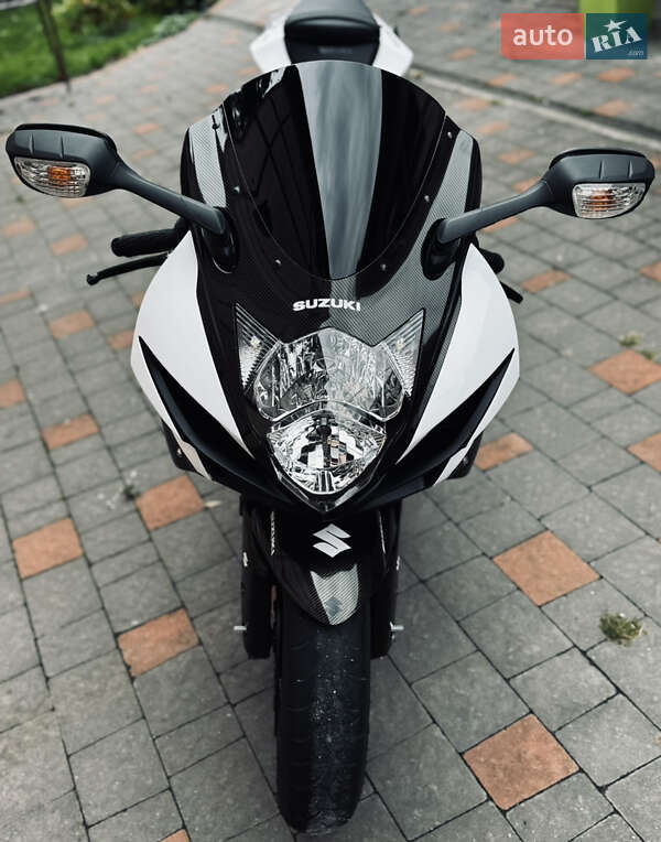 Спортбайк Suzuki GSX-R 600 2023 в Львові фото 19 Спортбайк Suzuki GSX-R 600 2023 в Львові