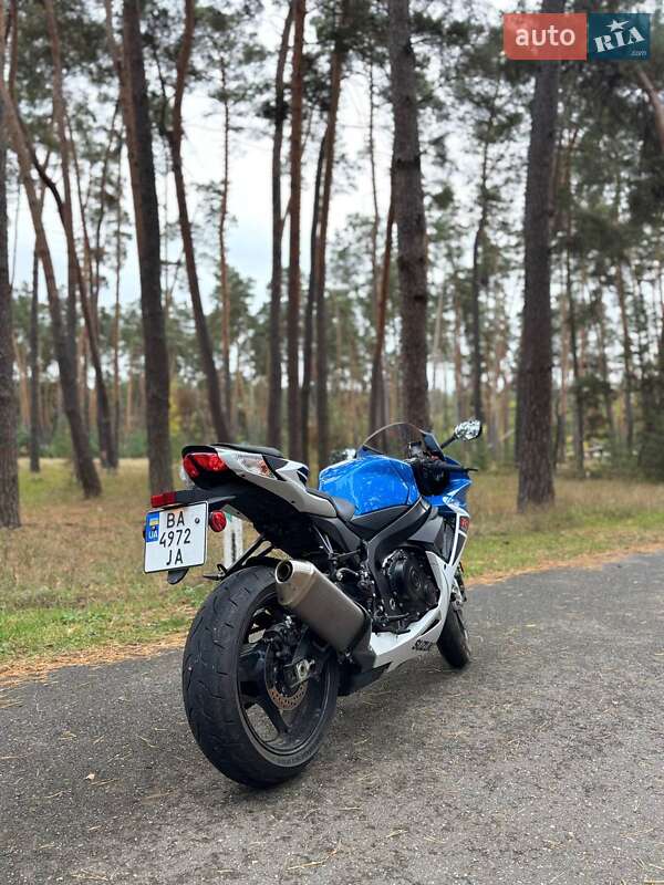 Спортбайк Suzuki GSX-R 600 2024 в Александровке