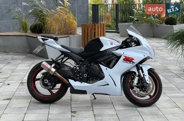 Спортбайк Suzuki GSX-R 600 2016 в Киеве