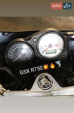 Спортбайк Suzuki GSX-R 750 1998 в 