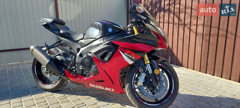 Спортбайк Suzuki GSX-R 750 2017 в 
