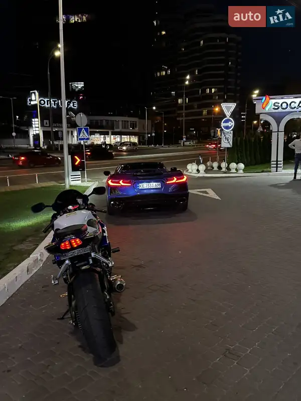 Спортбайк Suzuki GSX-R 750 2006 в 