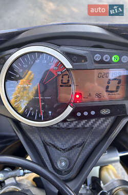 Спортбайк Suzuki GSX-R 750 2012 в 