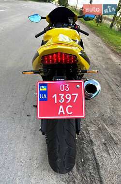 Спортбайк Suzuki GSX-R 750 2005 в 