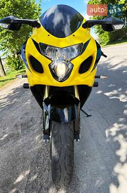 Спортбайк Suzuki GSX-R 750 2005 в 